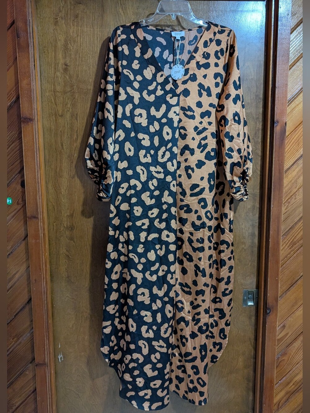 Oddy NWT Large Two-Tone Leopard Print V-Neck Maxi Dress in Black and Tan